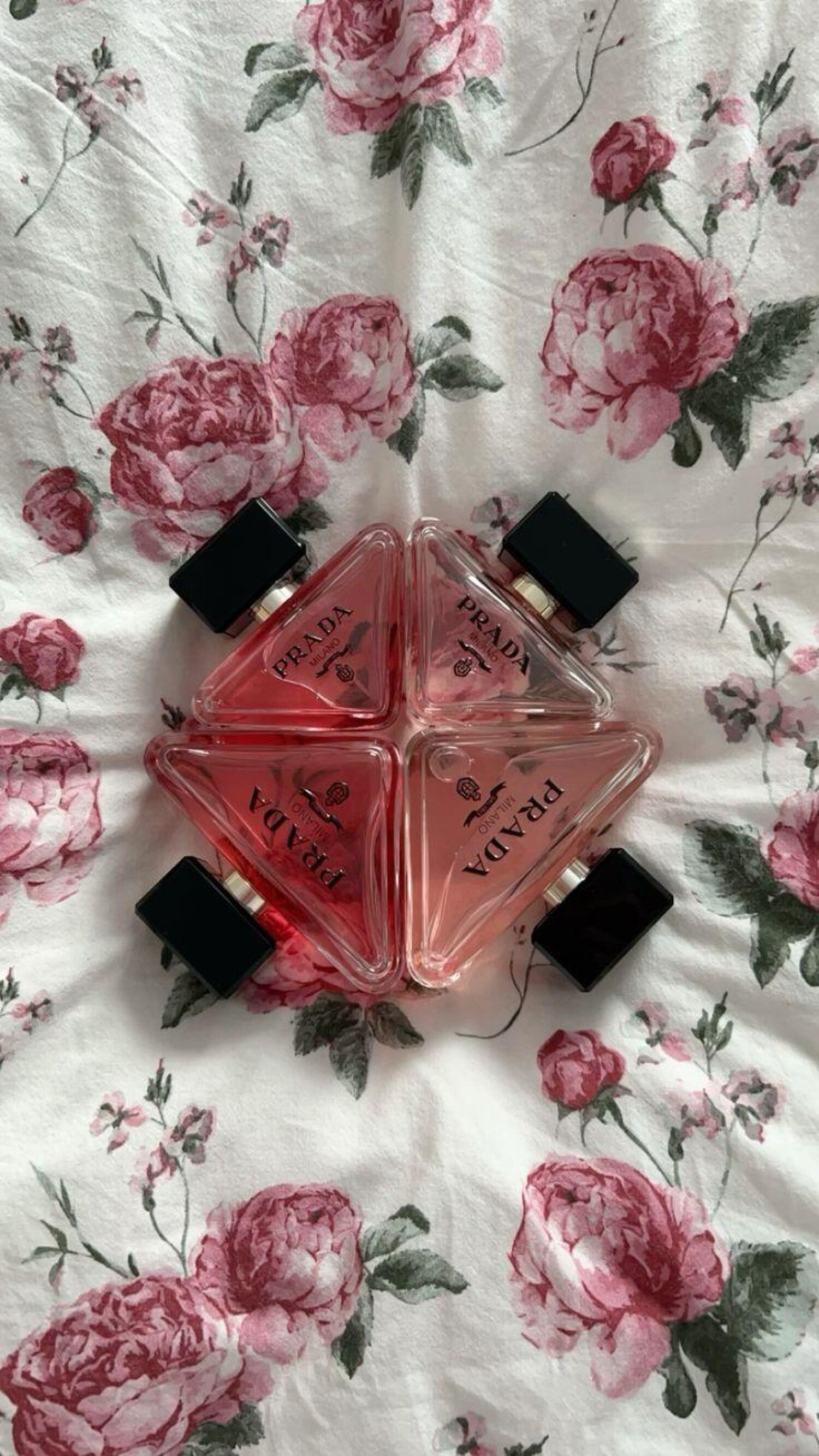 PRADA PARADOXE
